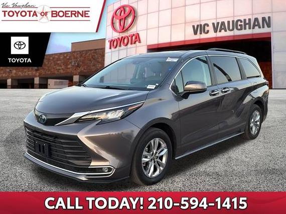 TOYOTA SIENNA 2024 5TDJSKFC5RS148828 image