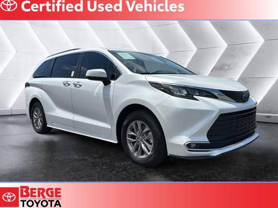 TOYOTA SIENNA 2024 5TDJSKFC9RS149898 image