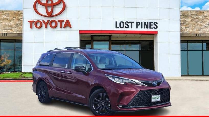 TOYOTA SIENNA 2024 5TDDRKEC1RS214060 image