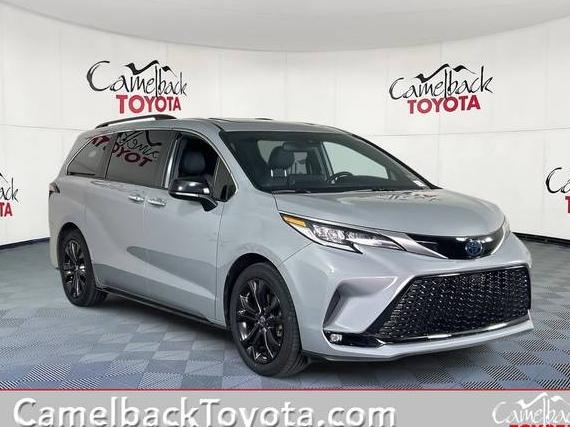 TOYOTA SIENNA 2024 5TDXRKEC3RS182483 image