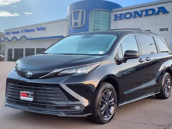 TOYOTA SIENNA 2024 5TDCSKFC7RS120392 image