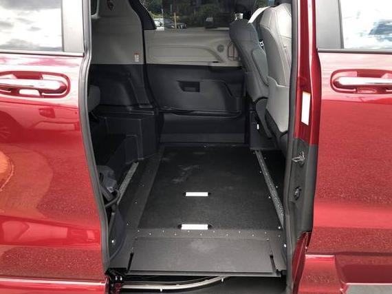 TOYOTA SIENNA 2024 5TDJSKFC8RS125706 image