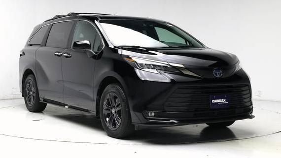 TOYOTA SIENNA 2024 5TDCSKFC6RS119606 image