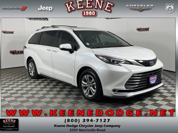 TOYOTA SIENNA 2024 5TDESKFC7RS152347 image