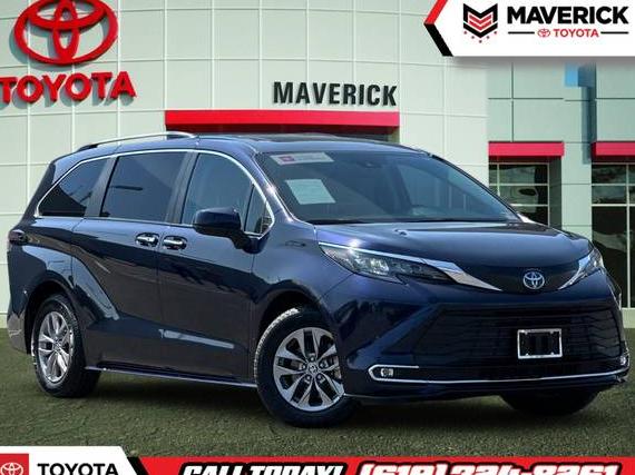 TOYOTA SIENNA 2024 5TDYRKEC0RS194742 image