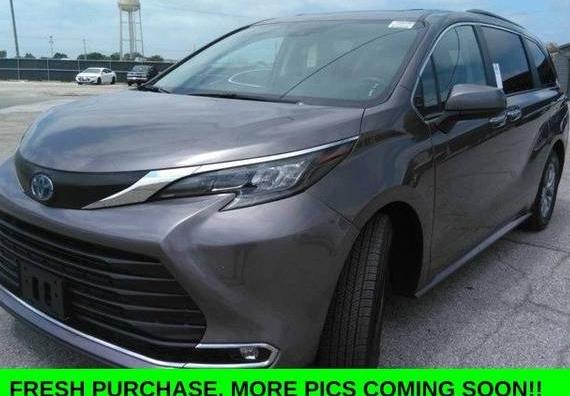 TOYOTA SIENNA 2024 5TDYRKEC0RS194854 image
