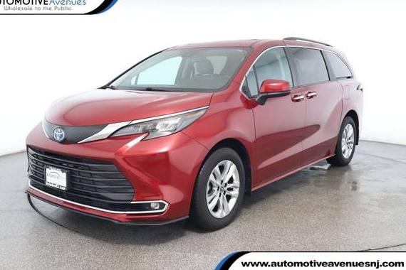 TOYOTA SIENNA 2024 5TDJSKFC5RS136971 image