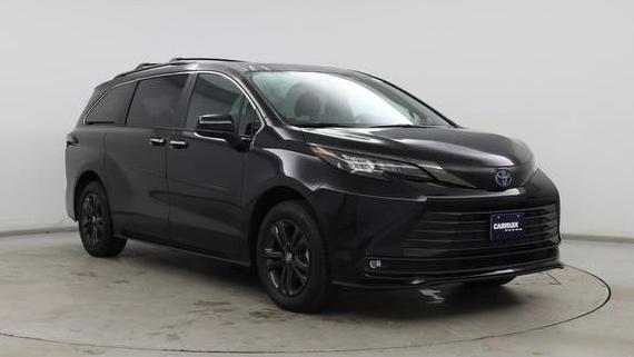 TOYOTA SIENNA 2024 5TDCSKFC7RS152713 image