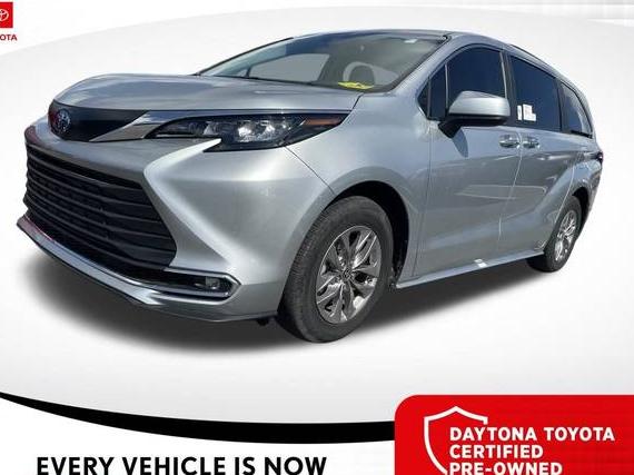 TOYOTA SIENNA 2024 5TDYRKEC5RS213205 image