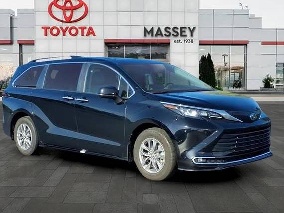 TOYOTA SIENNA 2024 5TDYRKEC6RS183101 image