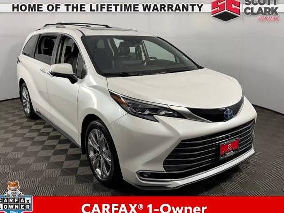 TOYOTA SIENNA 2024 5TDERKEC6RS221798 image