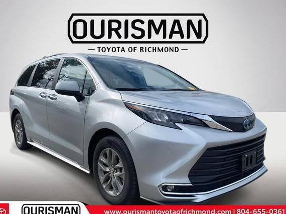 TOYOTA SIENNA 2024 5TDJRKEC2RS206956 image