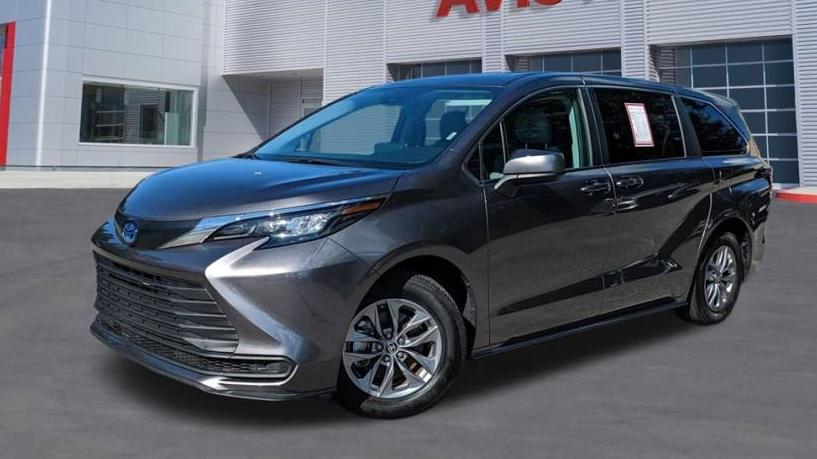 TOYOTA SIENNA 2024 5TDKRKEC9RS180571 image