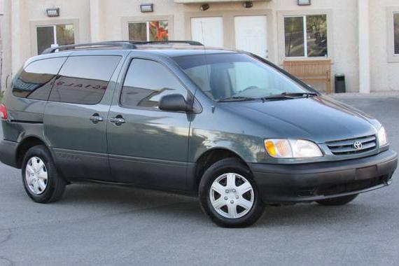 TOYOTA SIENNA 2002 4T3ZF19C42U447552 image