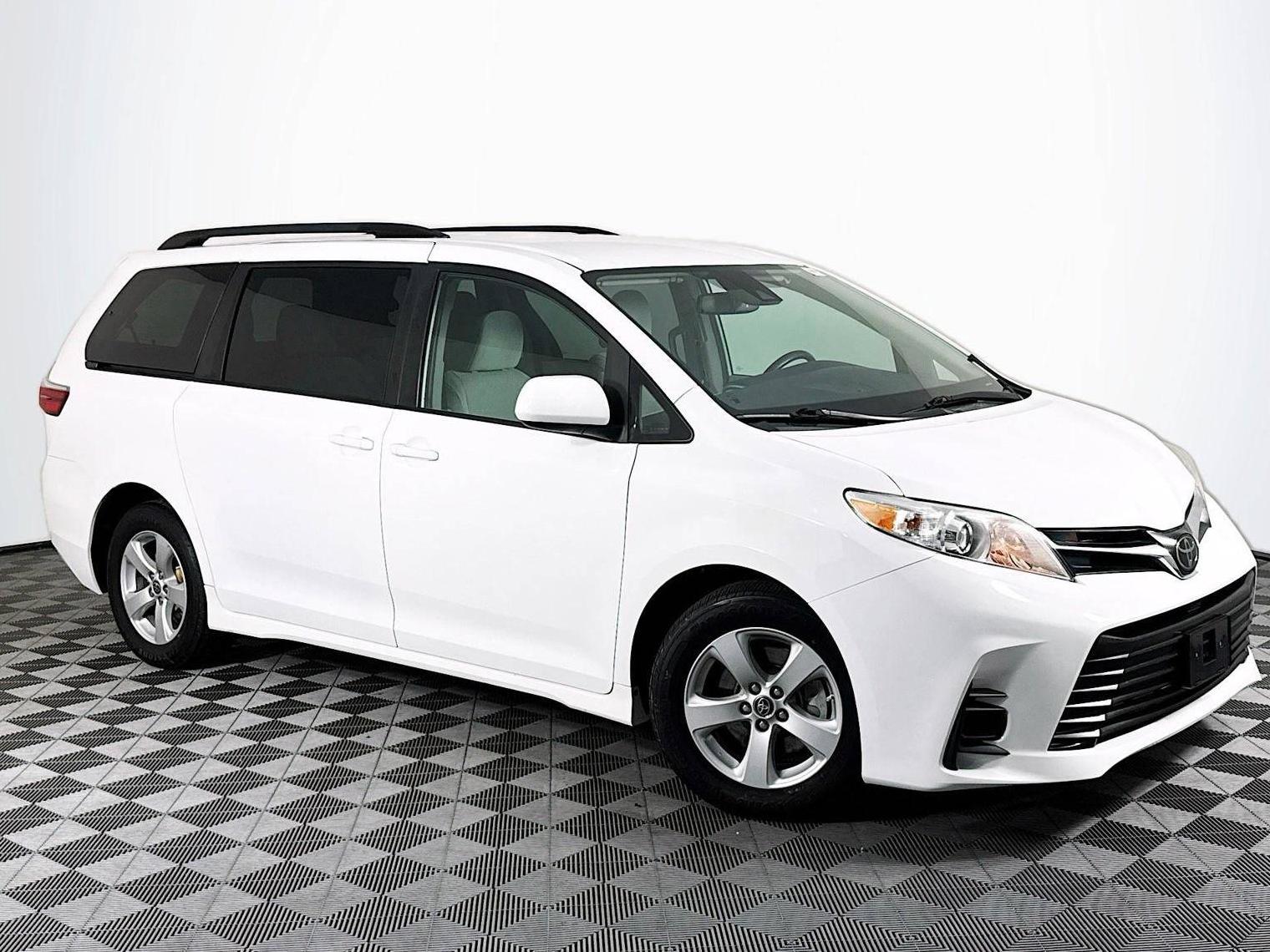 TOYOTA SIENNA 2020 5TDKZ3DC6LS076649 image