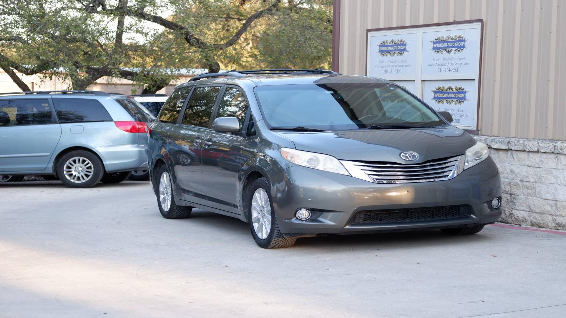 TOYOTA SIENNA 2011 5TDYK3DC5BS106592 image