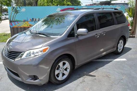 TOYOTA SIENNA 2011 5TDKK3DC6BS104646 image