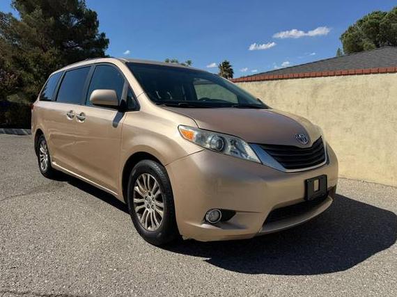 TOYOTA SIENNA 2011 5TDYK3DC2BS044648 image