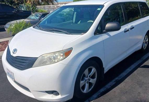 TOYOTA SIENNA 2011 5TDZK3DC4BS019383 image