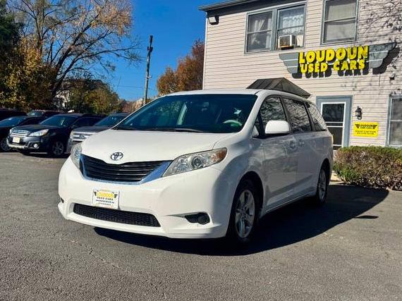 TOYOTA SIENNA 2011 5TDKK3DC6BS025946 image TOYOTA SIENNA 2011 5TDKK3DC6BS025946 image