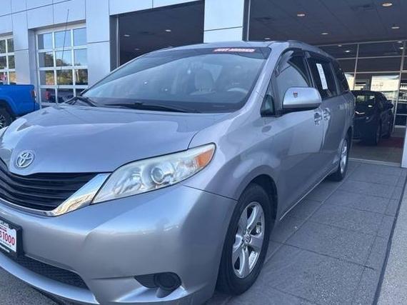 TOYOTA SIENNA 2011 5TDKK3DC6BS033402 image