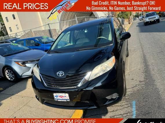 TOYOTA SIENNA 2011 5TDKK3DCXBS036870 image