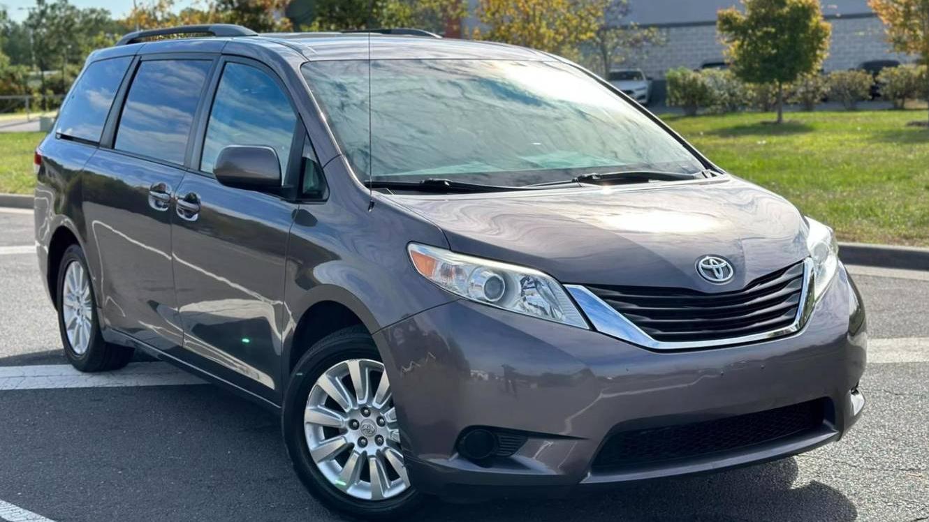 TOYOTA SIENNA 2011 5TDJK3DCXBS005646 image