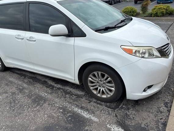 TOYOTA SIENNA 2011 5TDYK3DC7BS104424 image