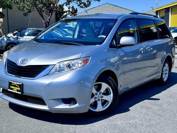 TOYOTA SIENNA 2013 5TDKK3DC3DS318609 image