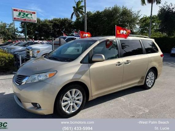 TOYOTA SIENNA 2013 5TDDK3DC0DS063507 image
