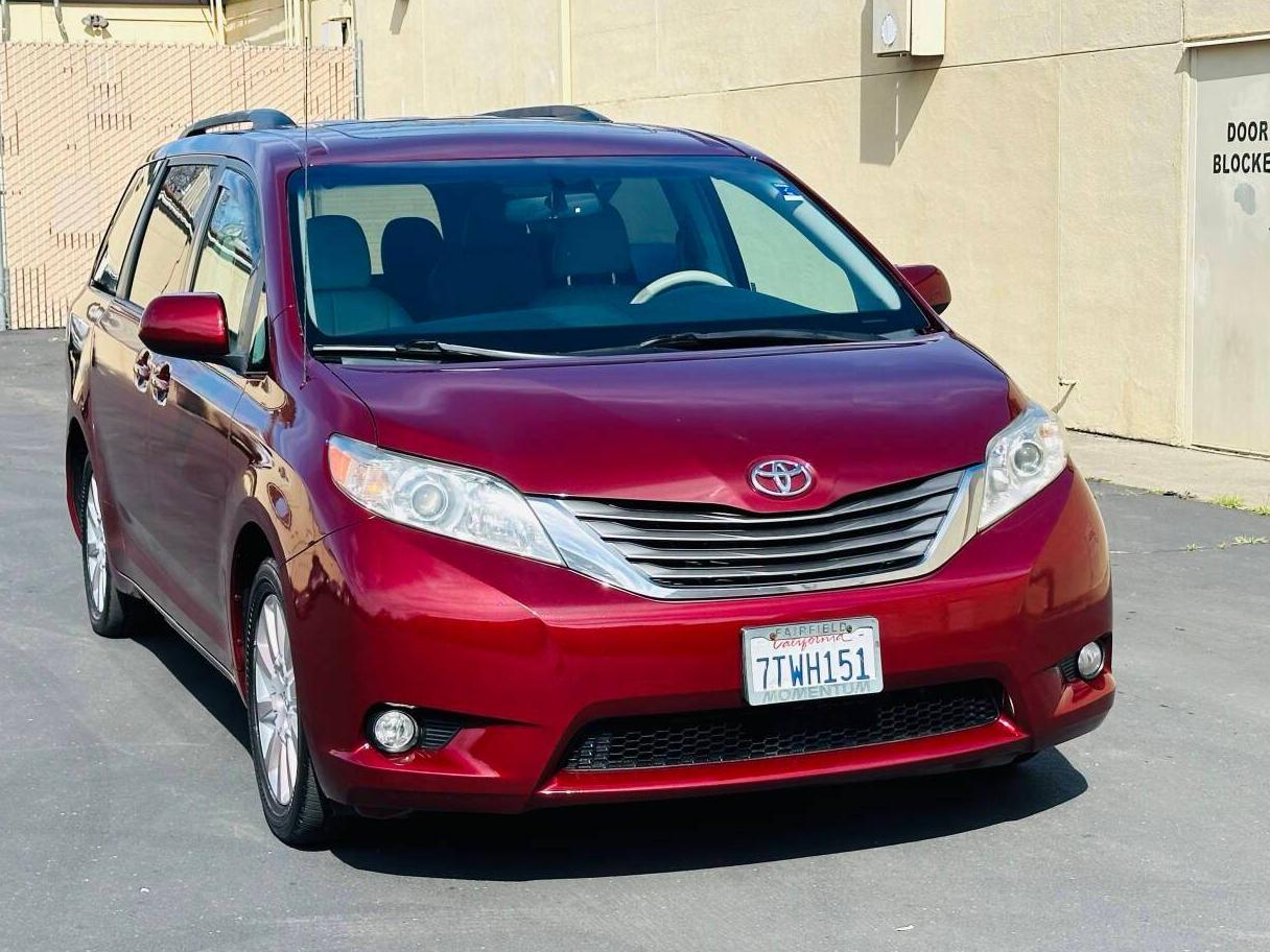 TOYOTA SIENNA 2013 5TDDK3DC3DS054963 image