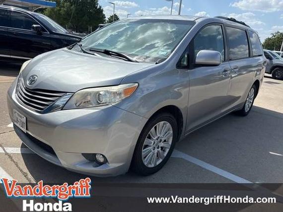 TOYOTA SIENNA 2013 5TDDK3DC6DS065942 image