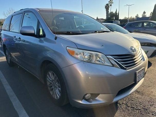 TOYOTA SIENNA 2013 5TDYK3DC6DS394982 image