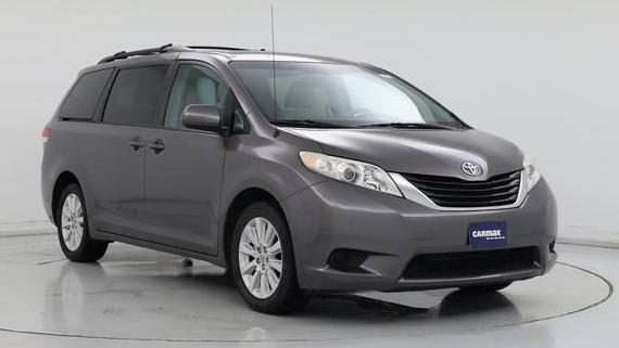 TOYOTA SIENNA 2013 5TDJK3DC3DS070857 image