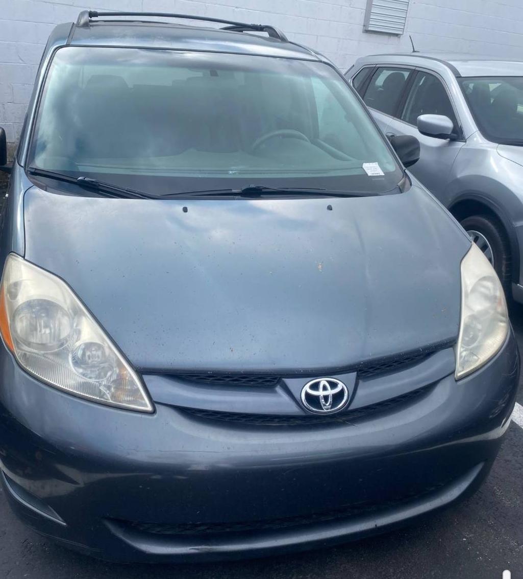 TOYOTA SIENNA 2010 5TDKK4CC4AS325216 image