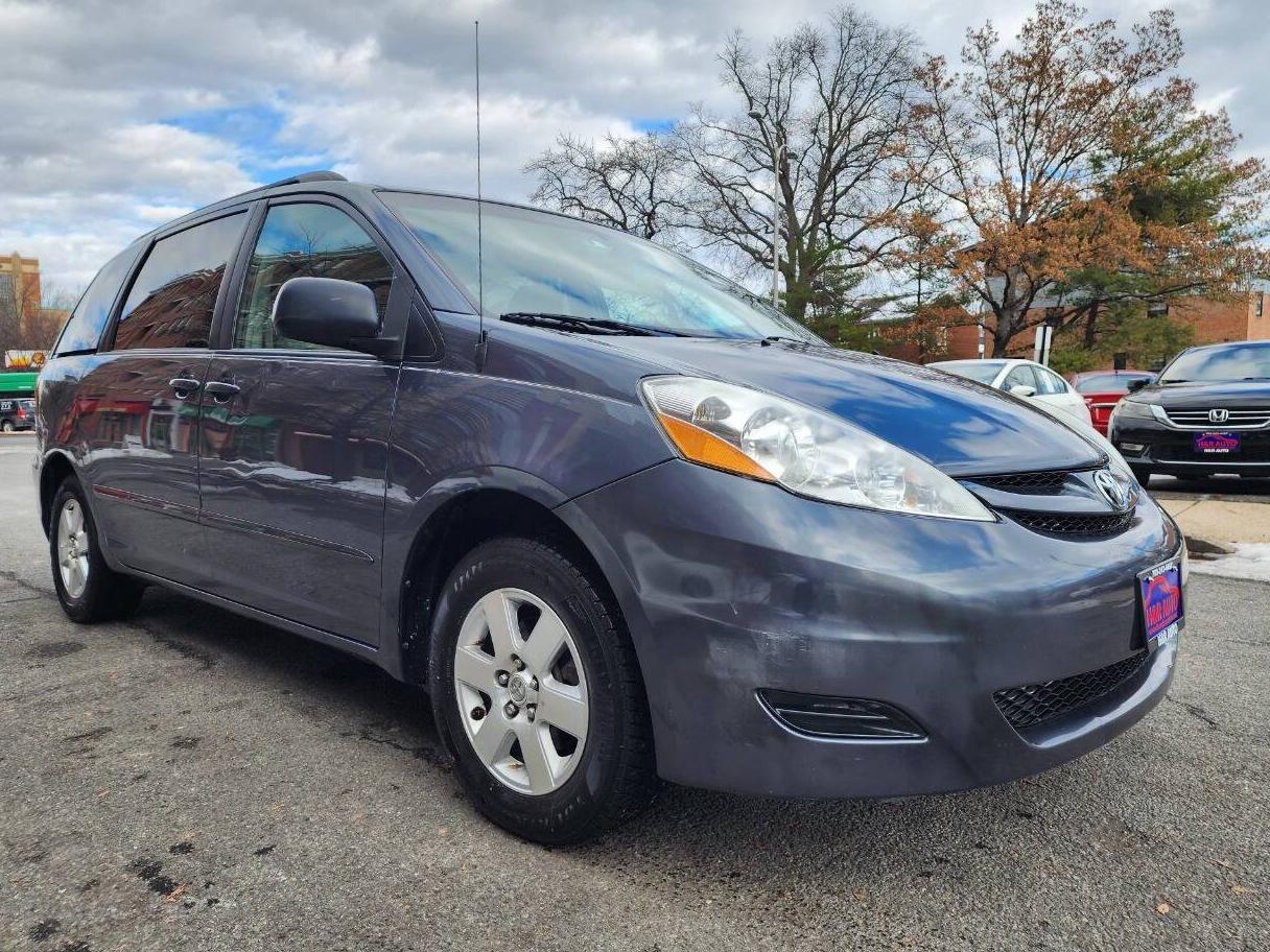 TOYOTA SIENNA 2010 5TDKK4CC5AS325841 image