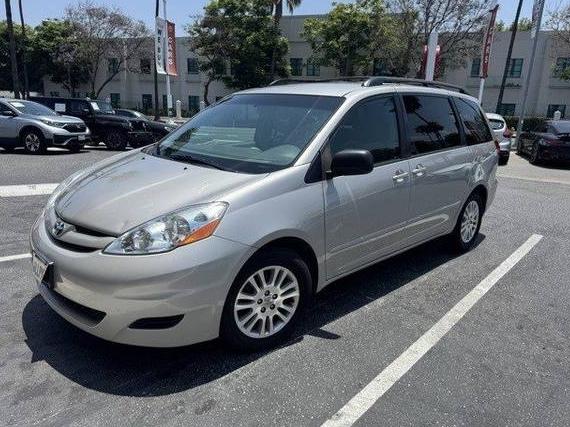 TOYOTA SIENNA 2010 5TDKK4CC2AS338286 image