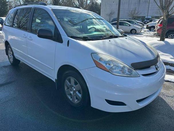 TOYOTA SIENNA 2010 5TDKK4CC0AS293932 image