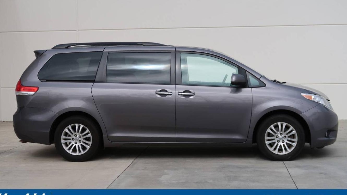 TOYOTA SIENNA 2014 5TDYK3DC8ES408527 image