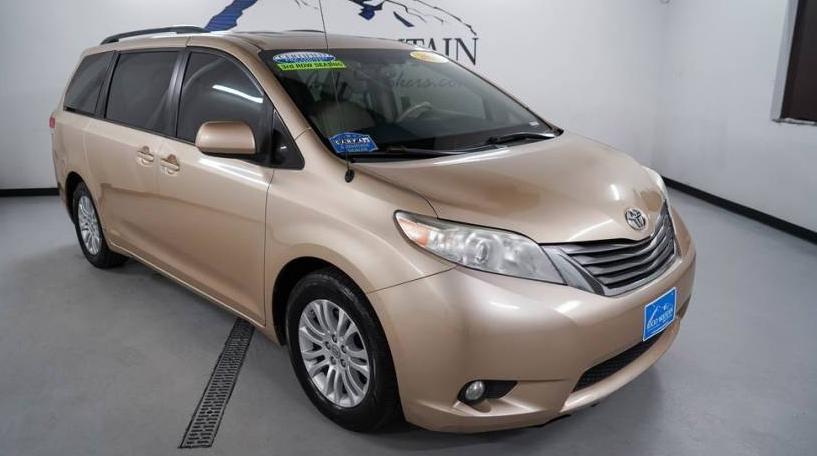 TOYOTA SIENNA 2014 5TDYK3DC7ES462465 image