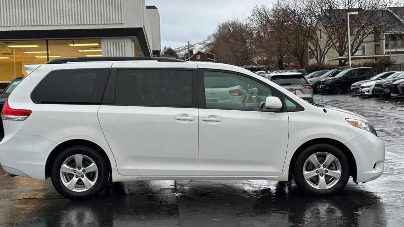 TOYOTA SIENNA 2014 5TDKK3DC3ES466583 image