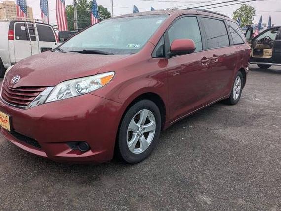TOYOTA SIENNA 2015 5TDKK3DC1FS605790 image