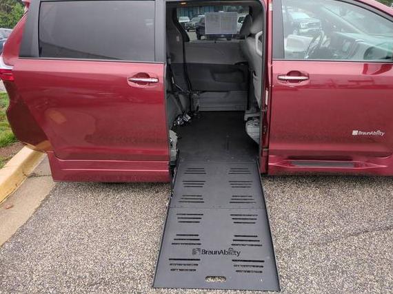 TOYOTA SIENNA 2015 5TDYK3DC0FS632876 image