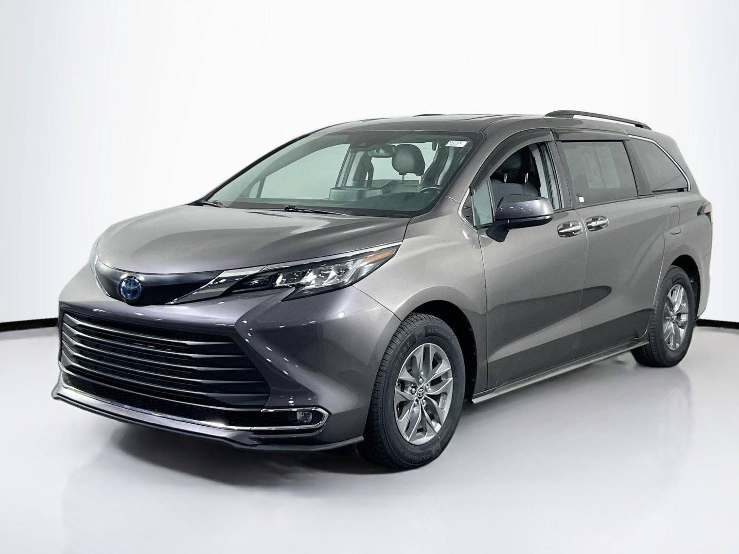 TOYOTA SIENNA 2022 5TDJRKEC9NS111630 image