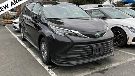 TOYOTA SIENNA 2022 5TDKRKEC5NS129062 image