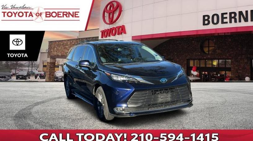 TOYOTA SIENNA 2022 5TDYRKEC3NS129507 image