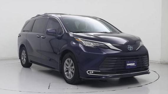 TOYOTA SIENNA 2022 5TDYRKEC6NS109784 image