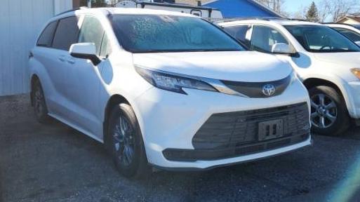 TOYOTA SIENNA 2022 5TDKSKFC2NS072533 image