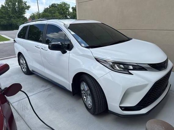 TOYOTA SIENNA 2022 5TDDSKFC3NS066698 image