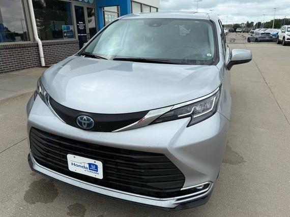 TOYOTA SIENNA 2022 5TDYRKEC1NS126007 image